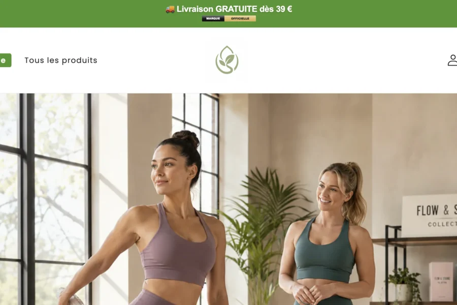 Portrait de deux femmes souriantes en vêtements de sport devant une enseigne Flow & Strong et des produits à l'arrière-plan, sur une page web affichant une livraison gratuite.