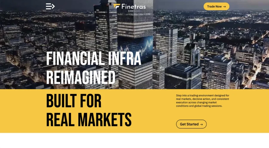 Bannière web de Fintrat affichant une skyline urbaine et le slogan sur l'infrastructure financière.