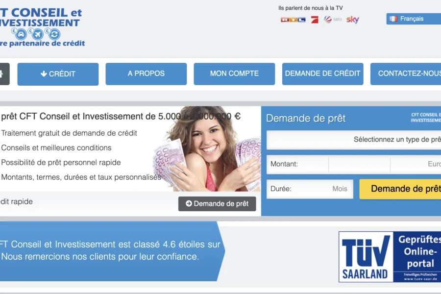 Femme souriante sur une page web proposant un prêt personnel sans justificatifs.