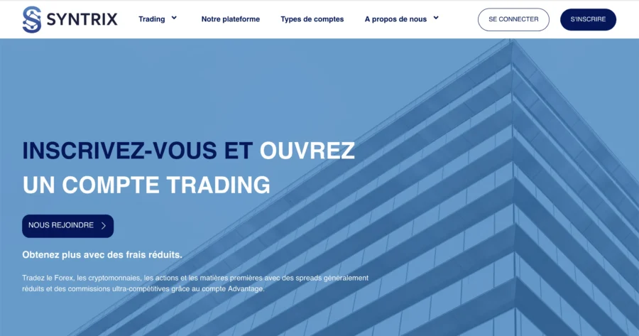 Capture d'écran du site Syntrix incitant à ouvrir un compte trading avec une image de gratte-ciel.