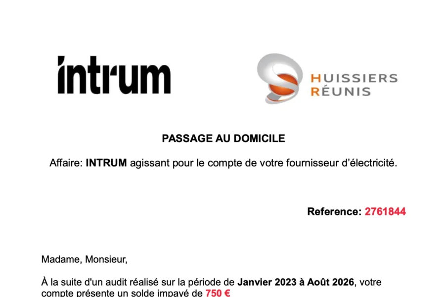 Capture d'un document en français accusant un débiteur de solde impaye d'électricité en utilisant les logos intrum et Huissiers Réunis.