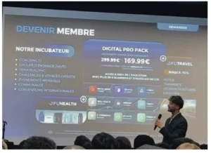 Un intervenant présente une diapositive intitulée Devenir Membre avec l'offre Digital Pro Pack