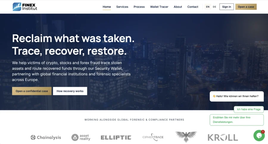 Page web de Finex Invest proposant des services de récupération de fonds choqués par desarnaques, avec des logos de partenaires tels qu'Elliptic et Kröll.