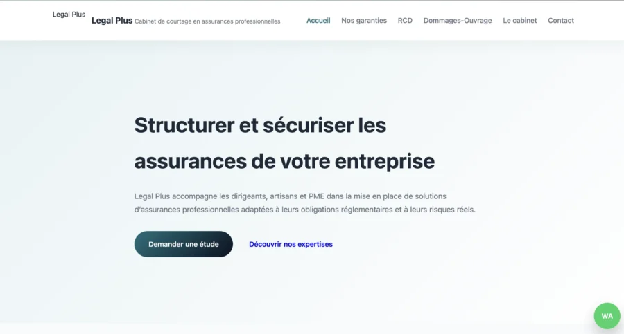 Capture d'écran du site Legal Plus présentant des services d'accompagnement pour la structuration et la sécurisation des assurances de l'entreprise.