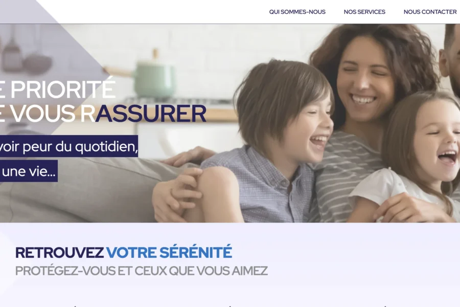Bannière publicitaire NHY avec une famille souriante et le slogan « Notre priorité est de vous rassurer »