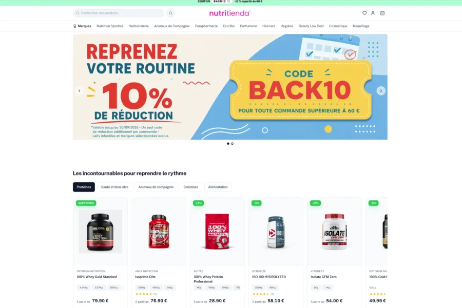 Page d'une boutique en ligne affichant une promotion de dix pour cent de réduction et un code promo.