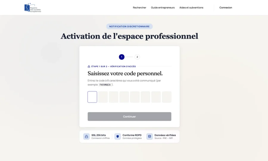 Interface web d'activation d'un espace professionnel avec un champ de saisie pour un code personnel et un bouton de validation.