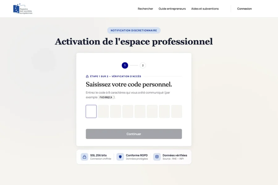 Interface web d'activation d'un espace professionnel avec un champ de saisie pour un code personnel et un bouton de validation.