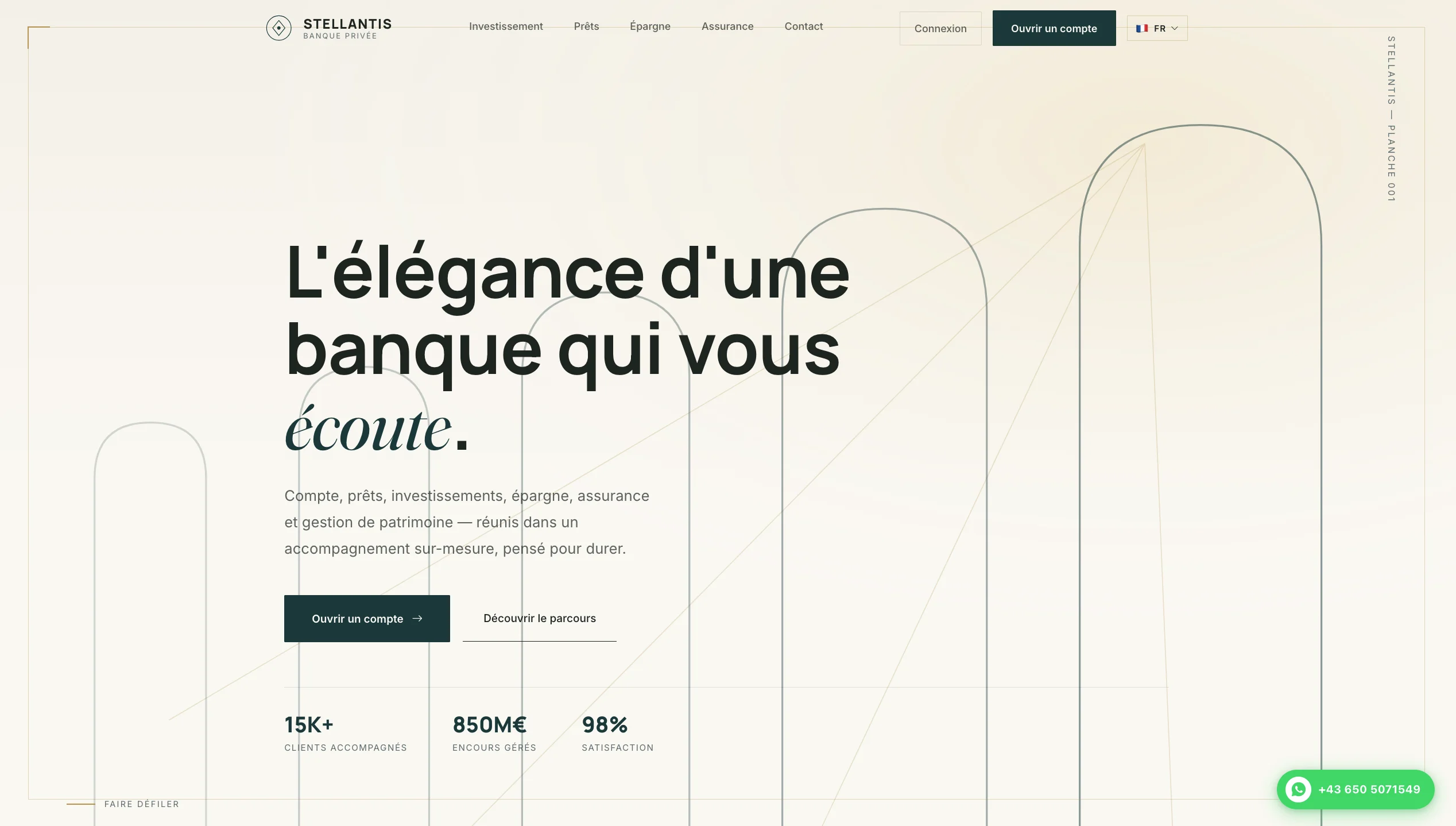 Page web présentant le slogan 'L'élégance d'une banque qui vous écoute' avec un design minimaliste et des chifres clés.